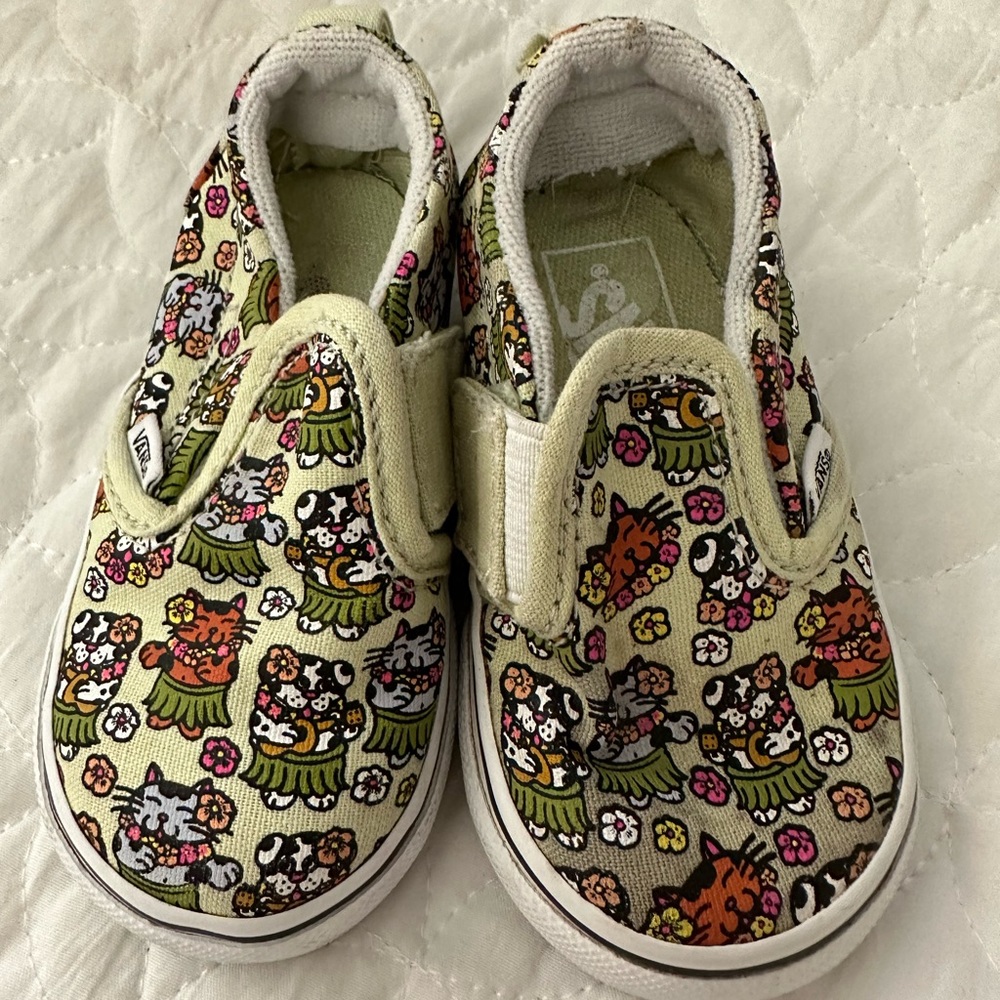 Vans - Picture 2 of 8